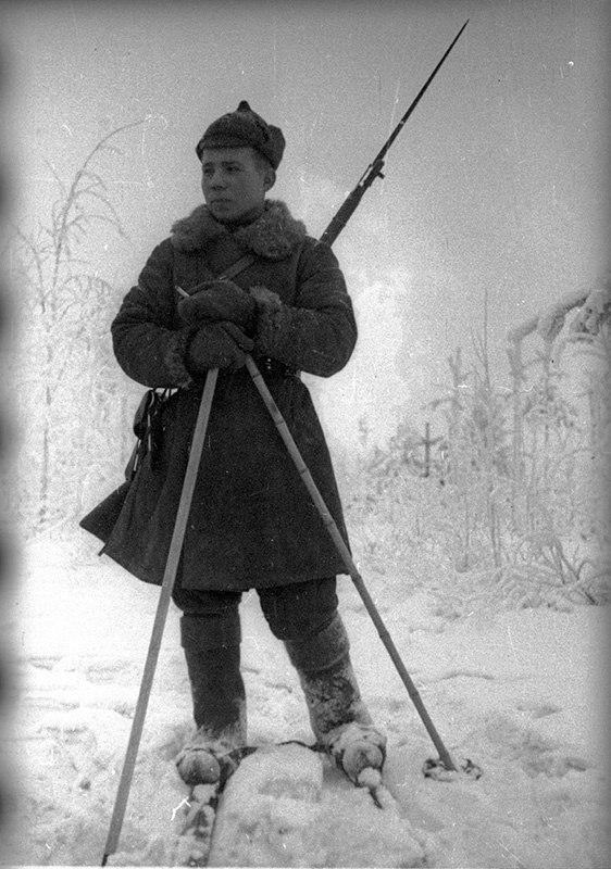Александр Устинов — известный советский фотограф, фотожурналист. СССР 1939-41 