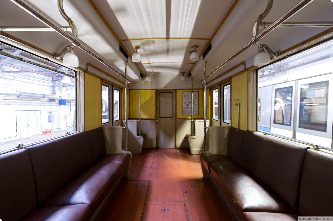 Электродепо «Измайлово» и первый вагон московского метро 