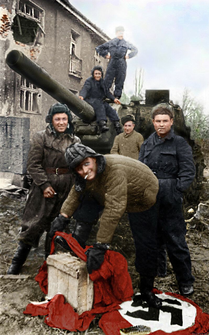 Герои Великой Отечественной войны в цветных фотографиях. (81 фото) 