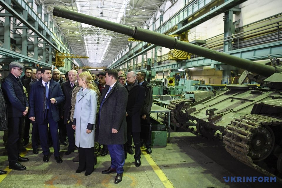 Гройсману в Харькове продемонстрировали танки «Оплот» для Таиланда 