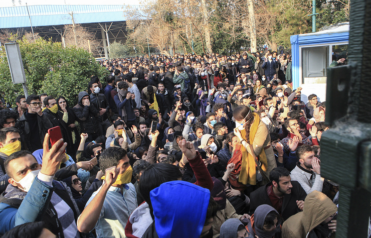 Иран - начинается ответка революционерам (?) 