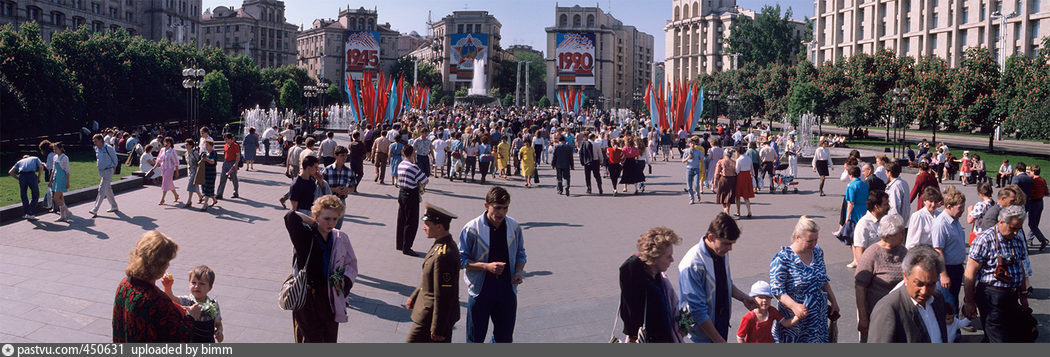 Жуткий Киев 90-х: майданы, барахолки и свергнутый Ленин 