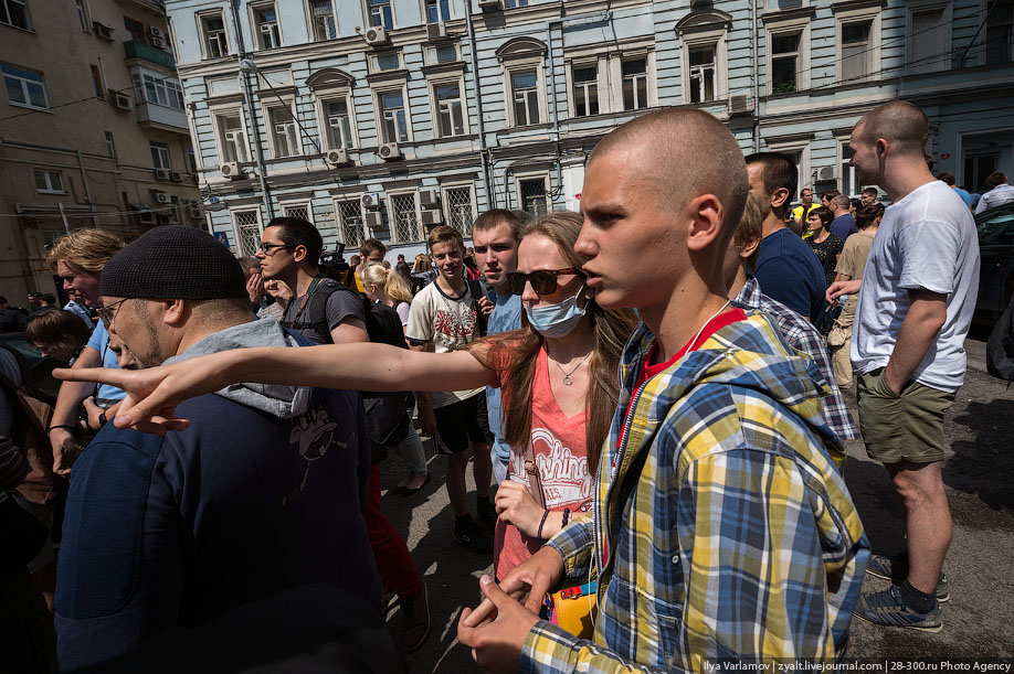 Нападение на ЛГБТ активистов в Москве 