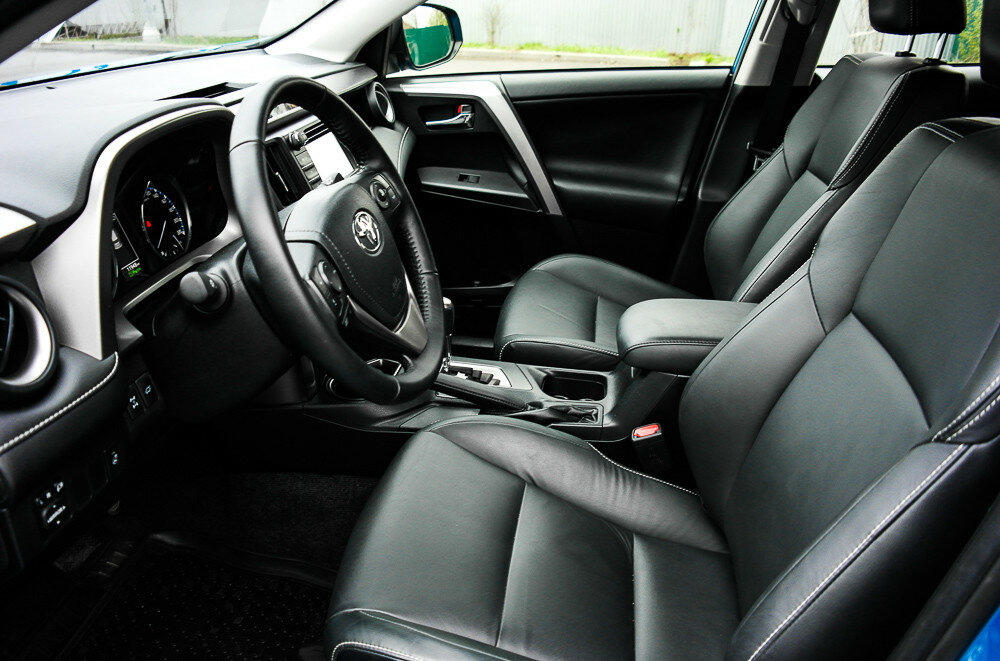 Новая жизнь Toyota RAV 4 - тест-драйв 
