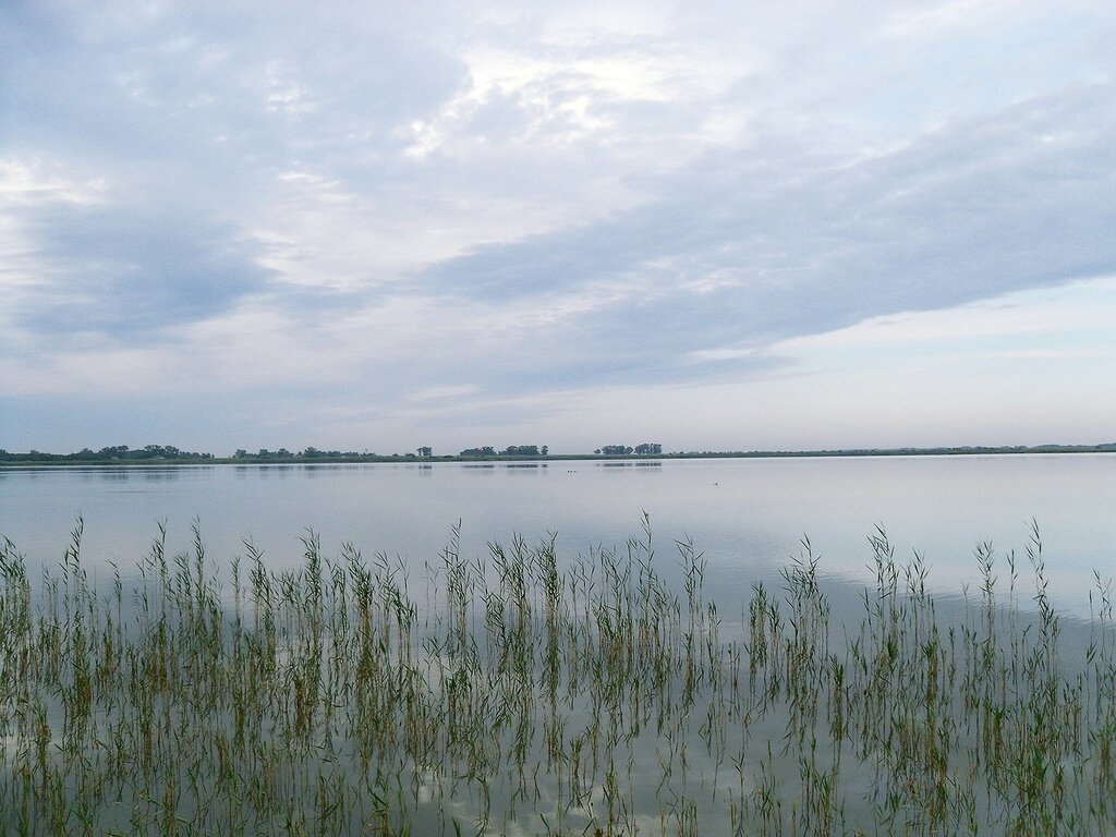 озеро Жаманкамыс на рассвете. 