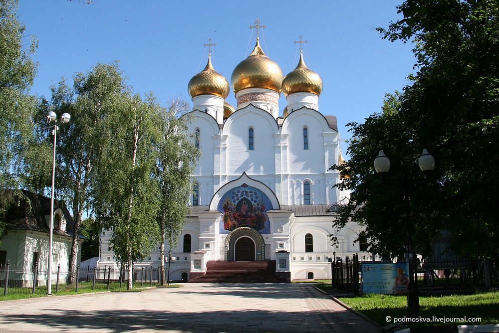 Успенский собор в Ярославле 