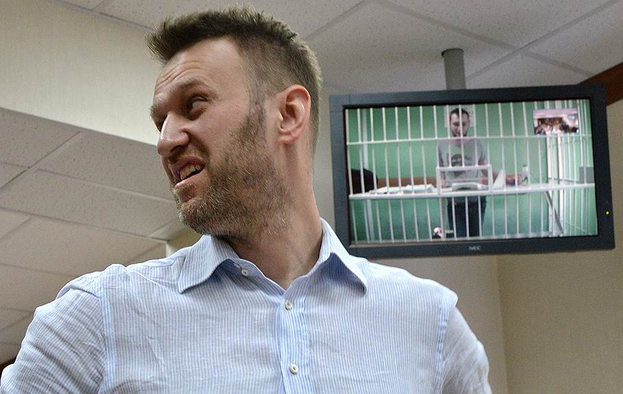 Знаете, кто работает по базам осужденных по ст.282? Консульство США и команда Навального 