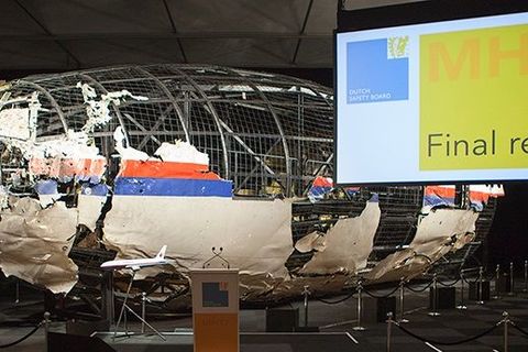Bellingcat привела доказательства российского происхождения сбившего MH17 «Бука» 