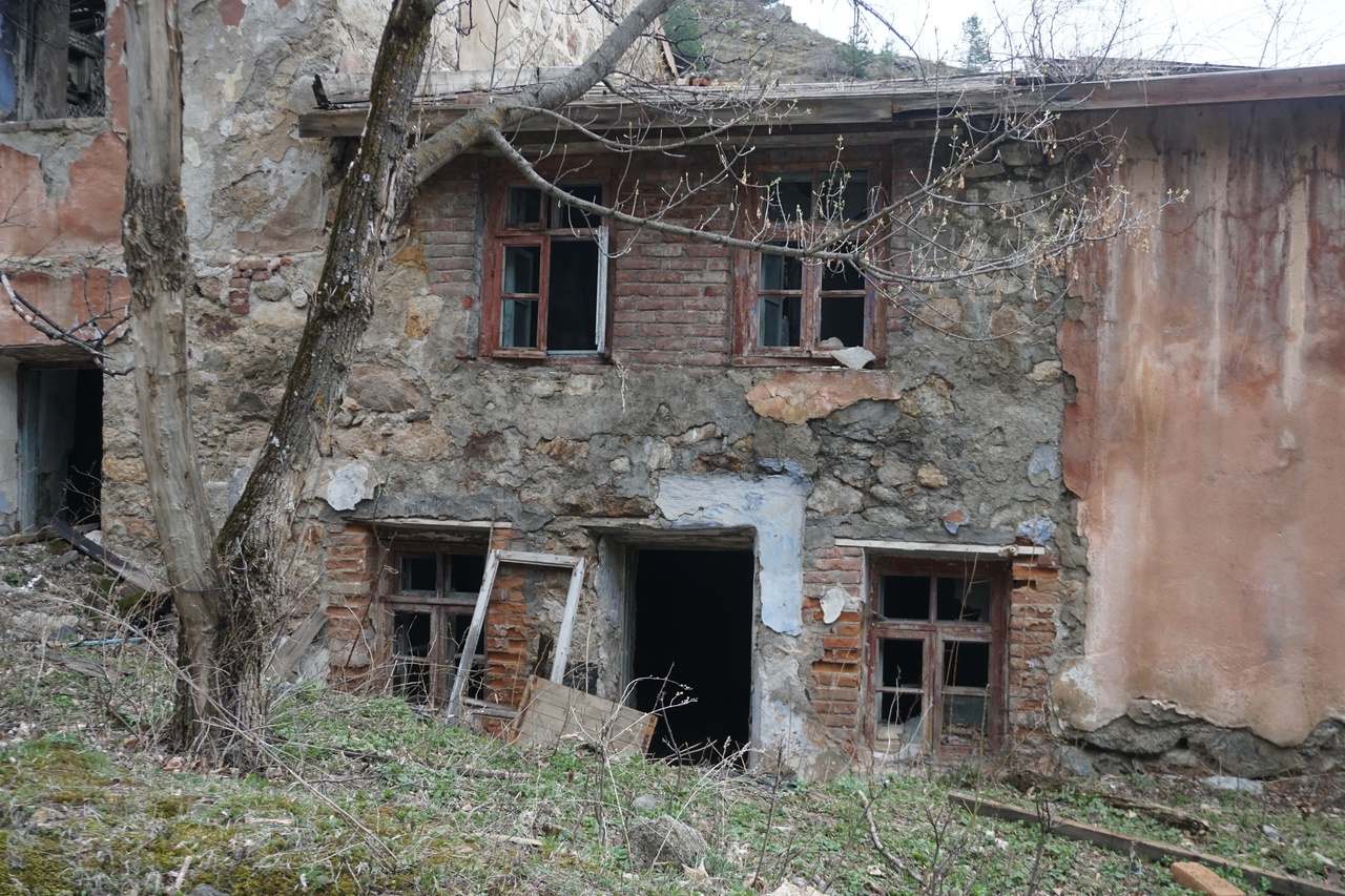 Cадон - заброшенный город в горах Кавказа 