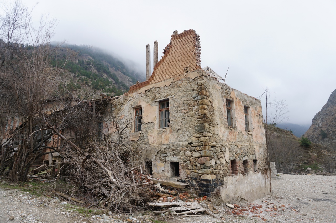 Cадон - заброшенный город в горах Кавказа 