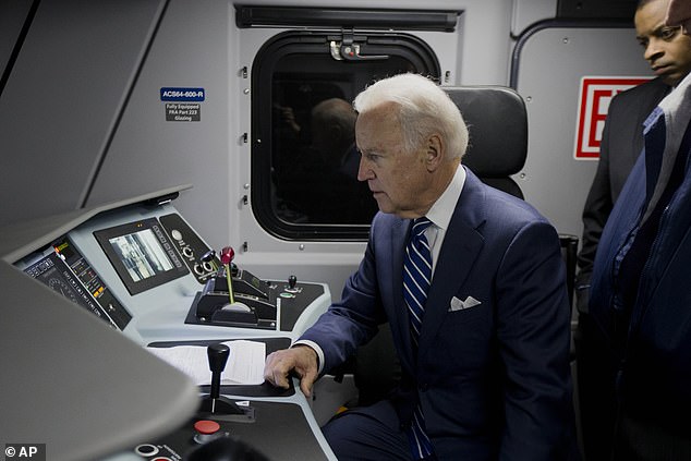 Дедушка Байден становится всё чудесатее и чудесатее. Biden is seen touring an Amtrak train in 2014. He recalled an incident that occurred around 2014 or 2015, but the conductor he named retired in 1993