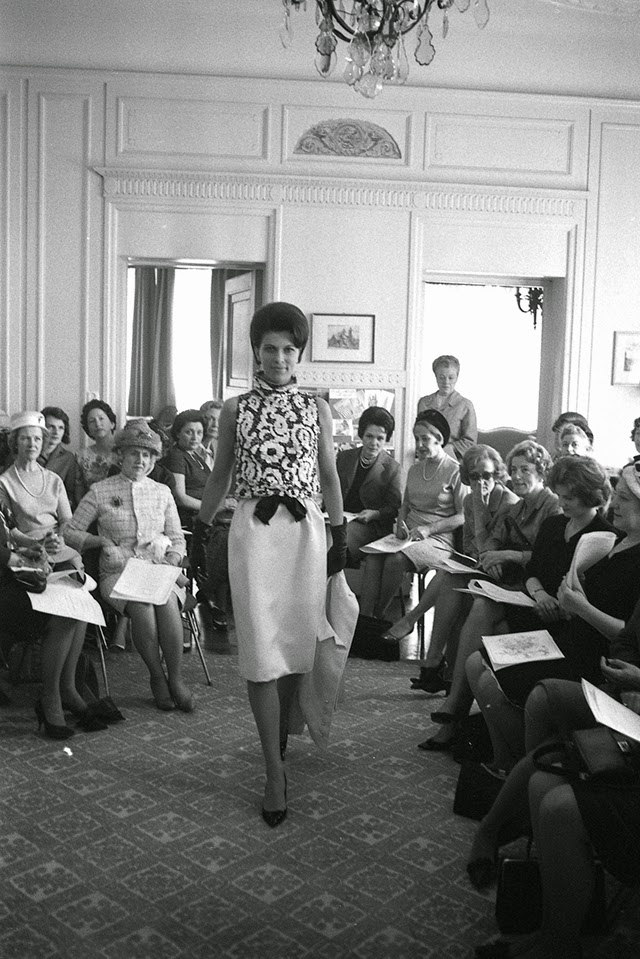  Демонстрация мод в посольстве США в Осло, 1965 