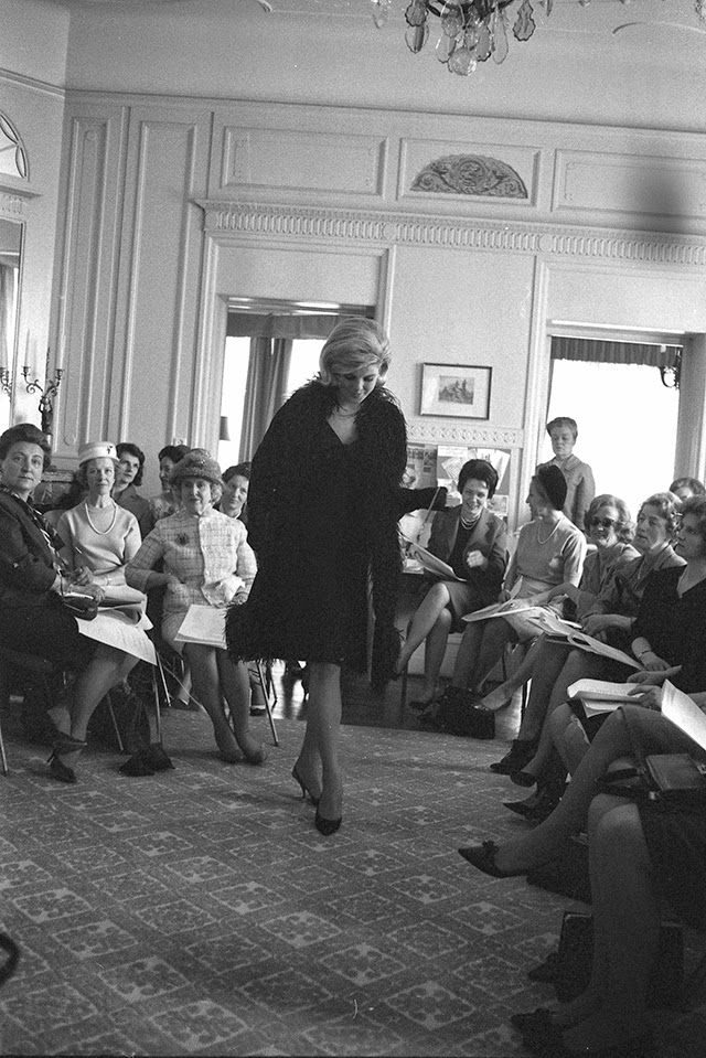 Демонстрация мод в посольстве США в Осло, 1965 