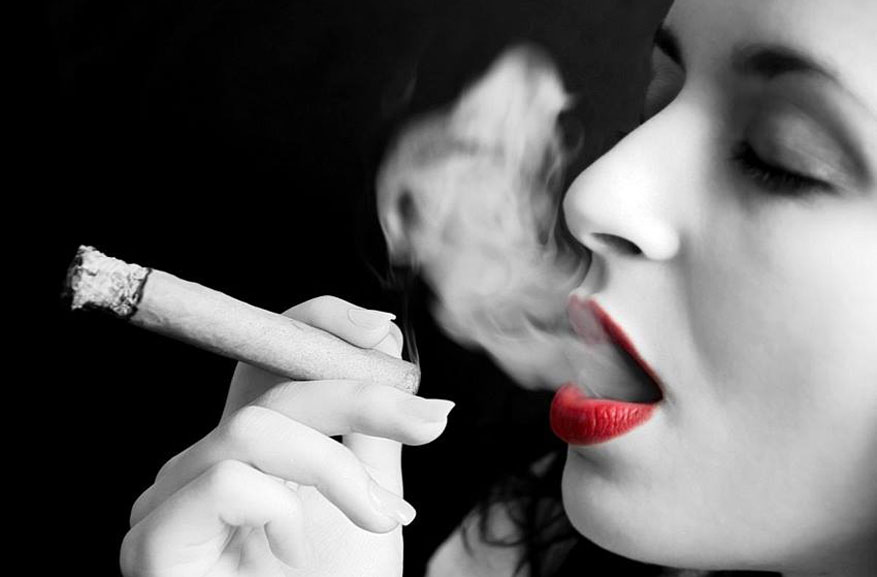 Ð´ÐµÐ²ÑÑÐºÐ° Ñ ÑÐ¸Ð³Ð°ÑÐ¾Ð¹ / hot girl and cigarro
