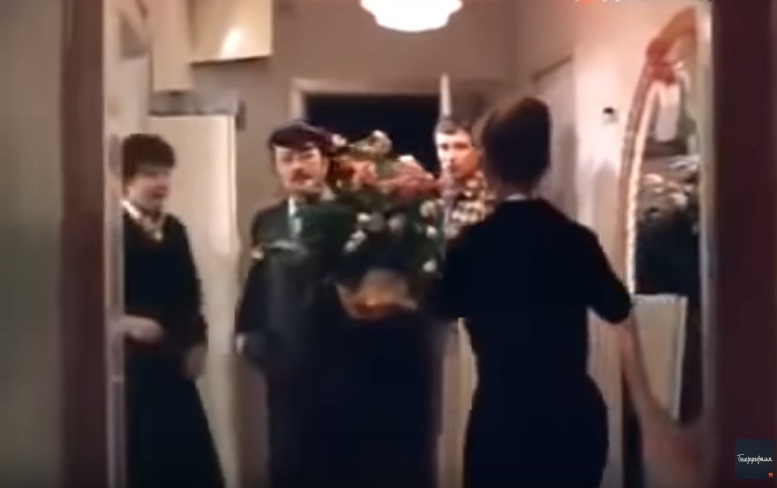 Элементы заграничной жизни в фильме 1982 года Давай поженимся 