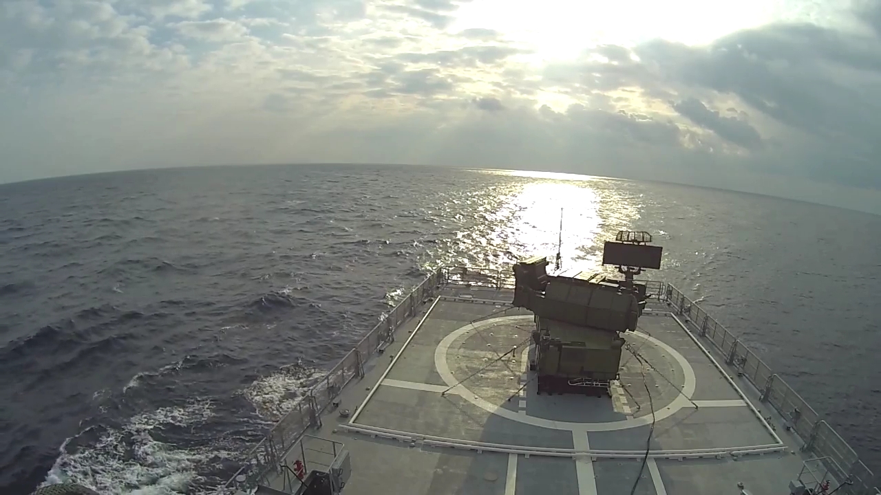 Еще съемки испытаний зенитного ракетного комплекса Тор-М2КМ на фрегате Адмирал Григорович 