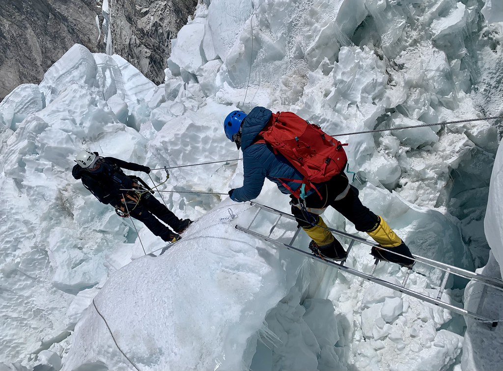 Эверест. Через Кхумбу первый раз. Верёвки, лестницы и ледяные глыбы. IMG_0314
