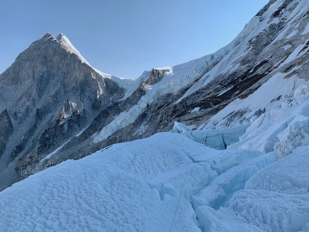 Эверест. Через Кхумбу первый раз. Верёвки, лестницы и ледяные глыбы. IMG_0271