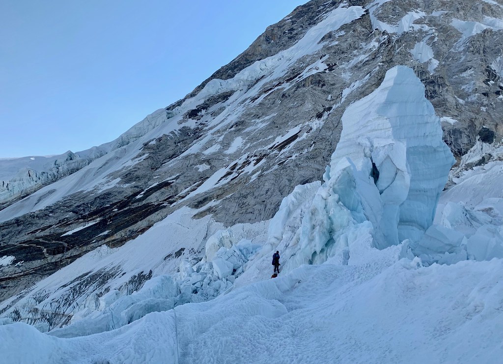 Эверест. Через Кхумбу первый раз. Верёвки, лестницы и ледяные глыбы. IMG_0275