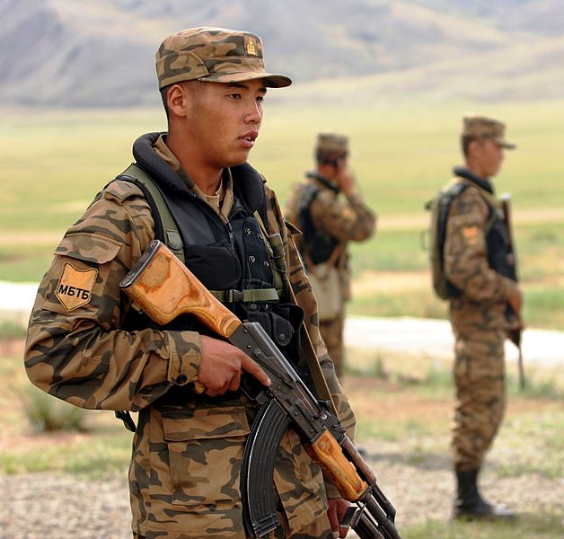 Эволюция монгольской армии. 1939-2009 г. ( 72 фото ) Mongolian_soldiers_in_2007.jpg