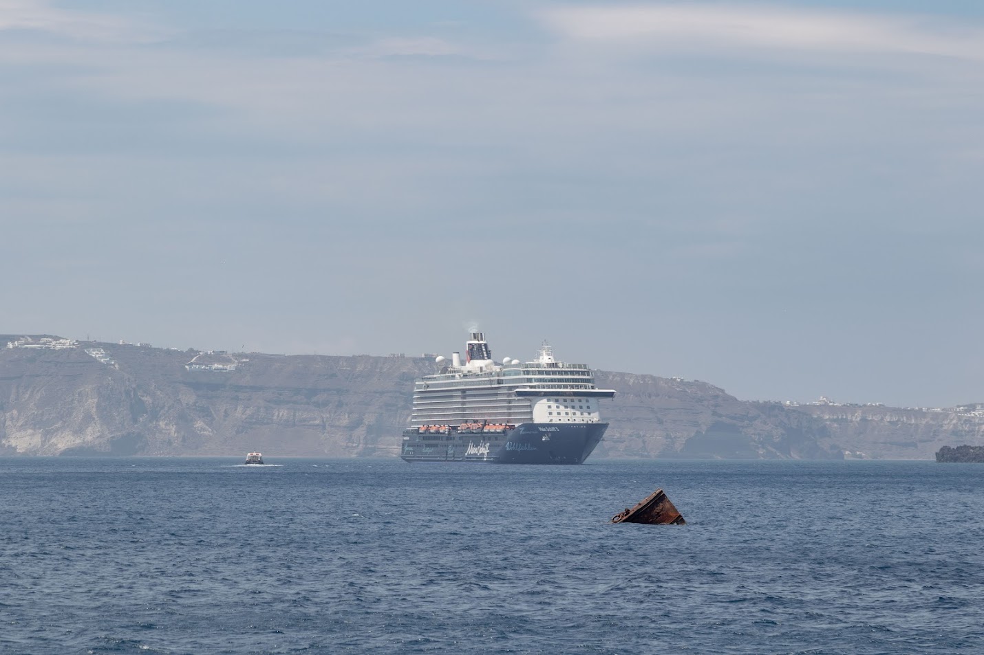 Фира, столица Санторини  Фира, столица Санторини