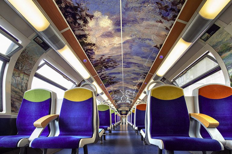 Французский поезд превратился в произведение искусства 