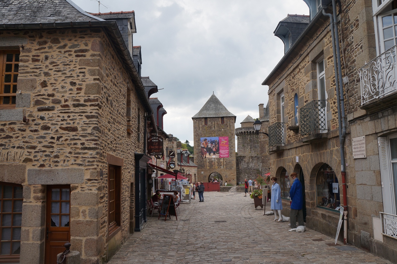 Фужер - старинный французский город с неспокойной историей 