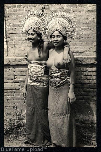 Индонезийский дресс-код начала 20-го века. ( 35 фото ) 71a8b0482d08b8bd2fa919735549d11e.jpg