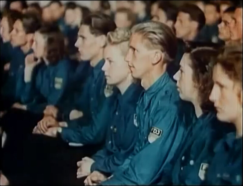 Из Гитлерюгенда — в комсомол! Первый год ГДР на цветной плёнке 
