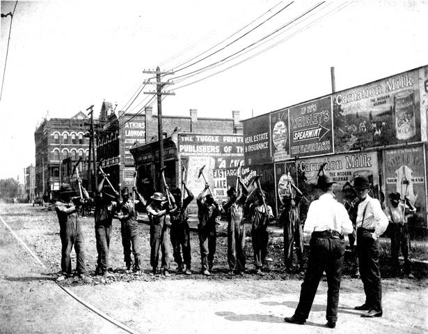 Из рабства в рабство. ( 43 фото ) City_convicts_1909.jpg