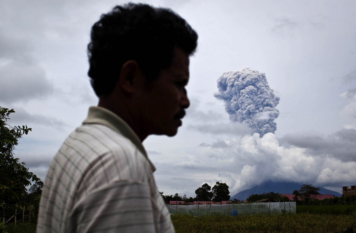 Извержение Синабунга Mount Sinabung Erupts Again In Indonesia
