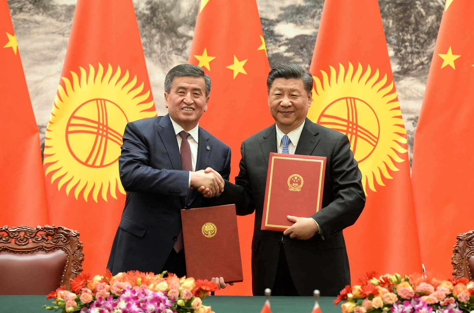 Как Китай подсадил Киргизию на свои кредиты 