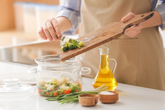Как выбрать кастрюли для кухни: полезные советы от «Едим Дома» 