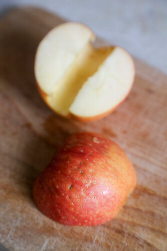 Картофельные оладьи с яблочным муссом (Kartoffelpuffer mit Apfelmus). 