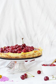  Композиция. Текстиль cheesecake with cherry sause