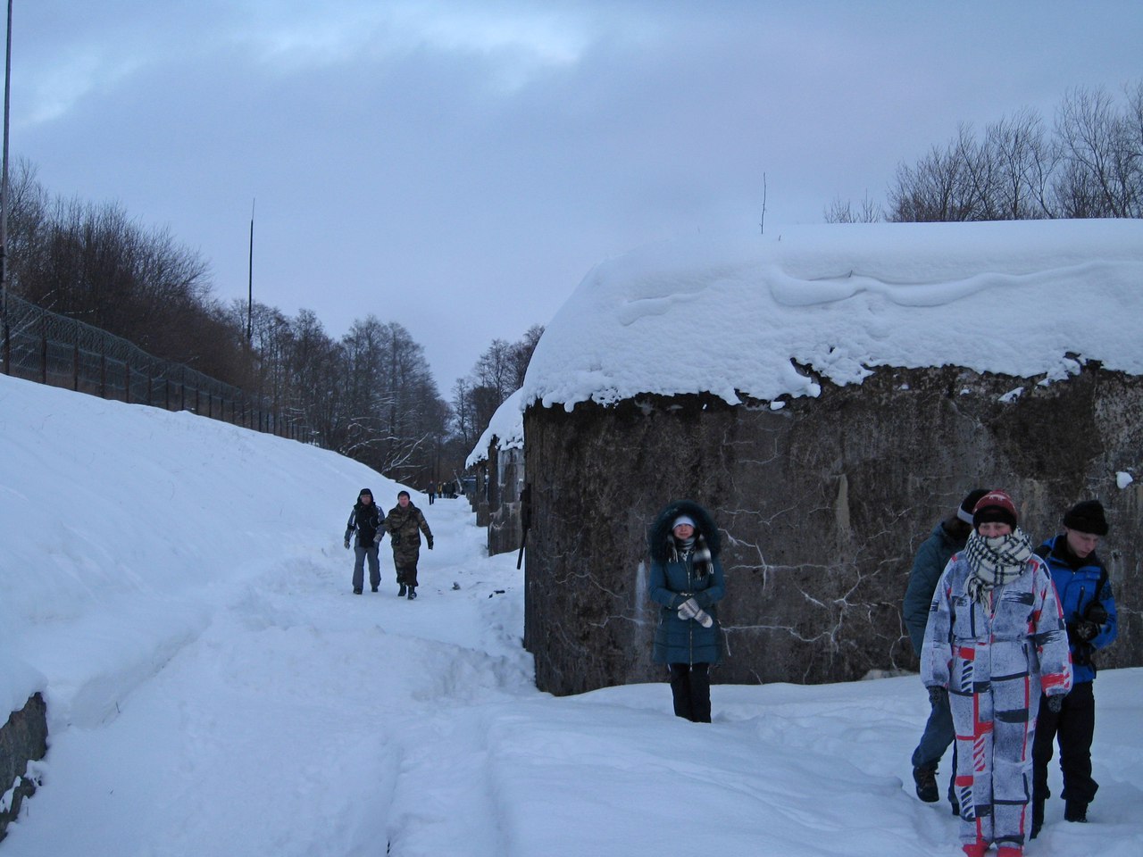 Ледовый поход на гигантский форт Обручев. Часть 2. Осмотр крепости снаружи 