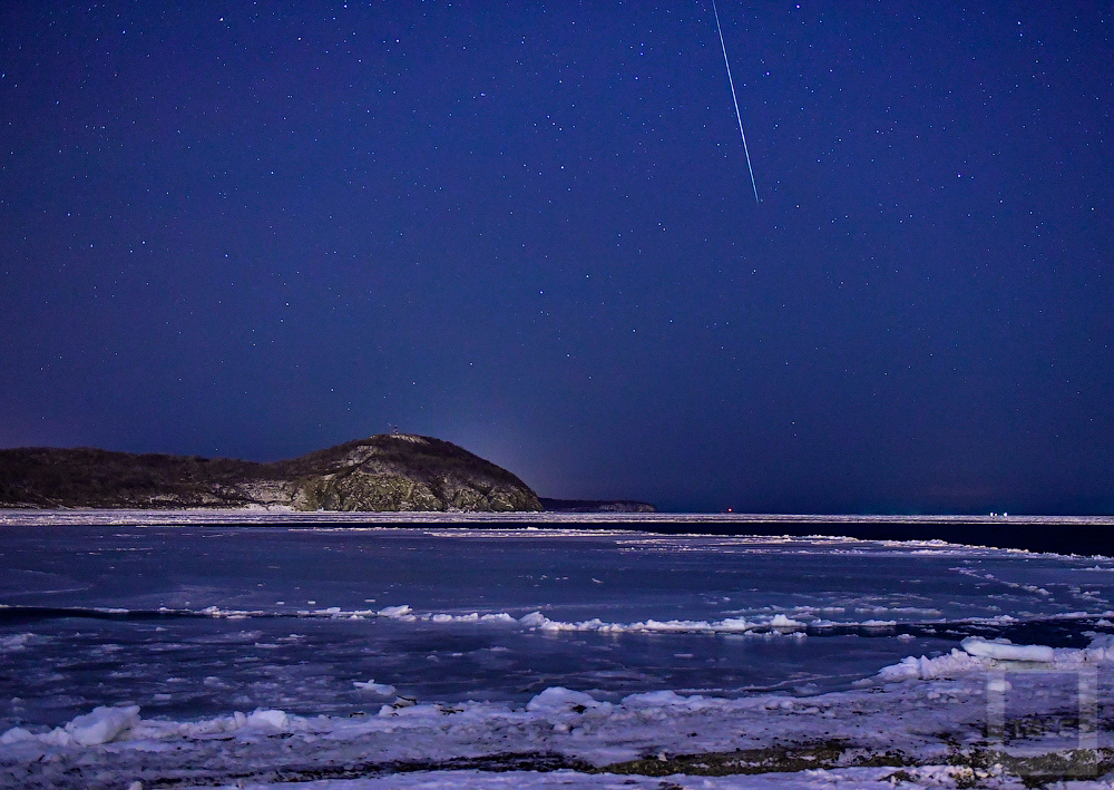 Метеорный поток Геминиды в небе над Владивостоком 