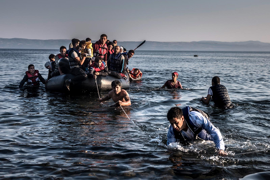 Мигранты в Европе: без военного флота НАТО не получается 