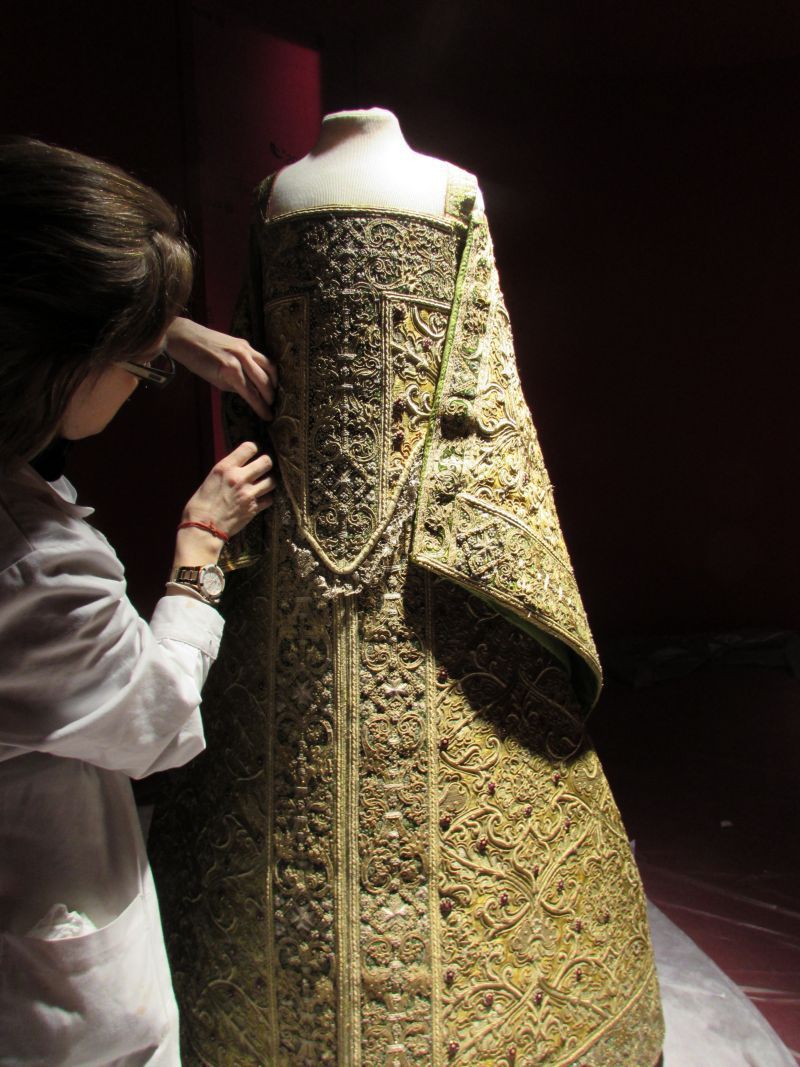 Настоящее придворное платье XVI века 