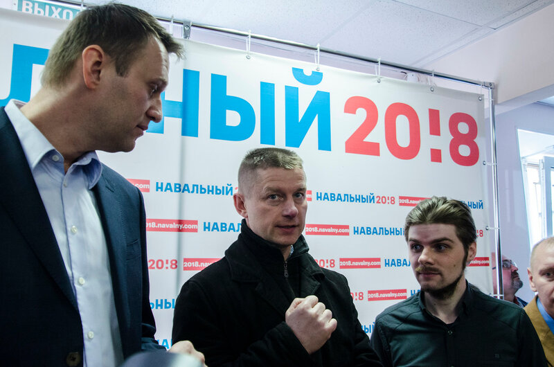 Навальный шагает по стране 