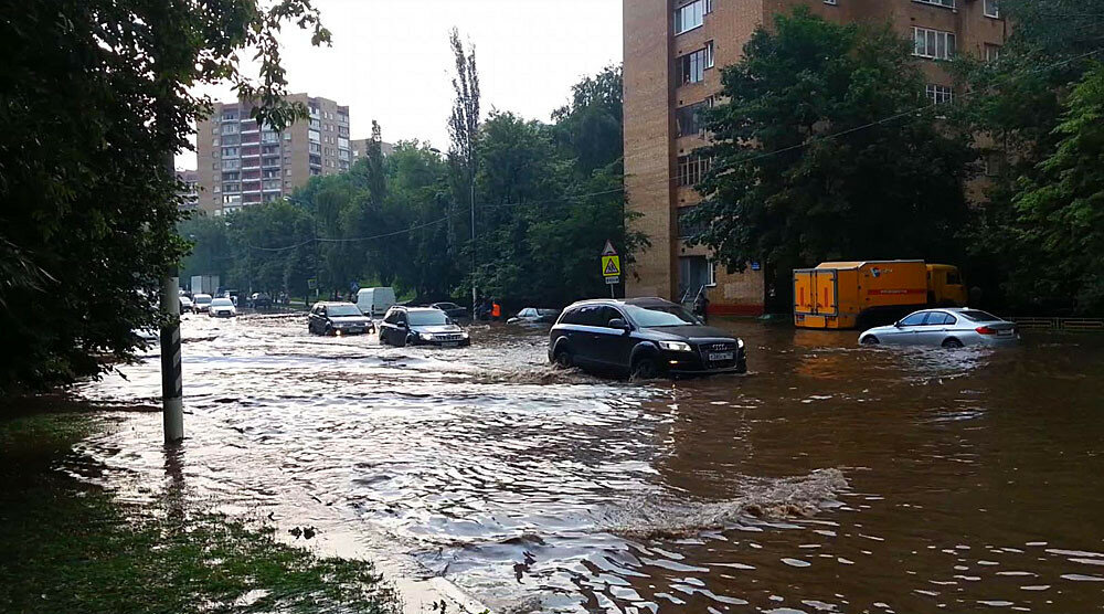 Наводнение на улице Вавилова 05 июля 2013 года 