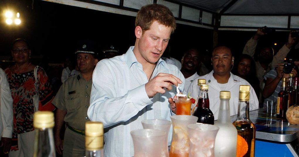 Несколько примеров любимых алкогольных напитков монархов и членов их семей. 