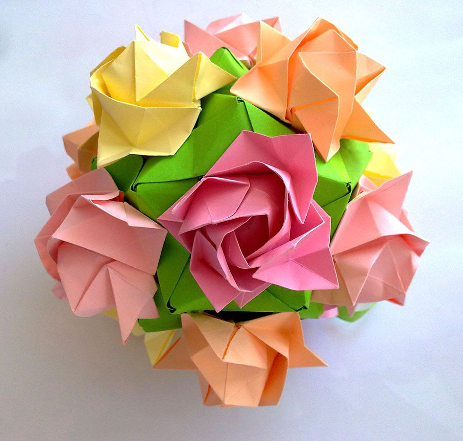 Он превратил оригами в искусство 