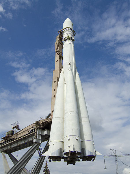 Оттенки лжи. File:Semyorka Rocket R7 by Sergei Korolyov in VDNH Ostankino RAF0540.jpg