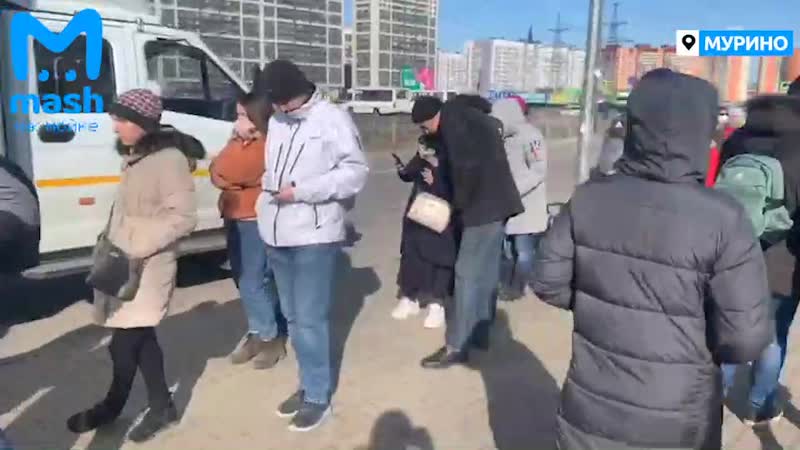 петербуржцы стоят в очереди за тестом на коронавирус 