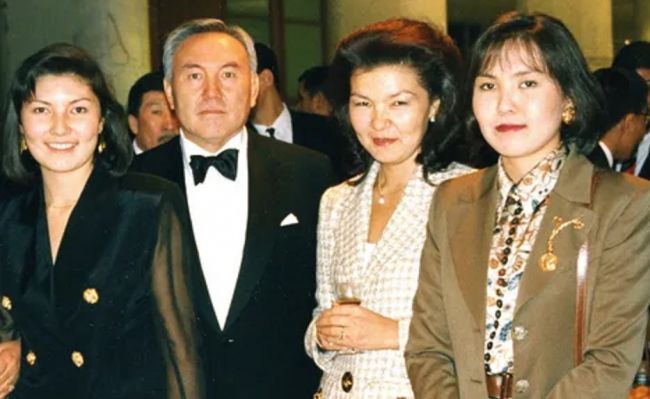 Почему молчит Назарбаев? Ответ простой: он умер 