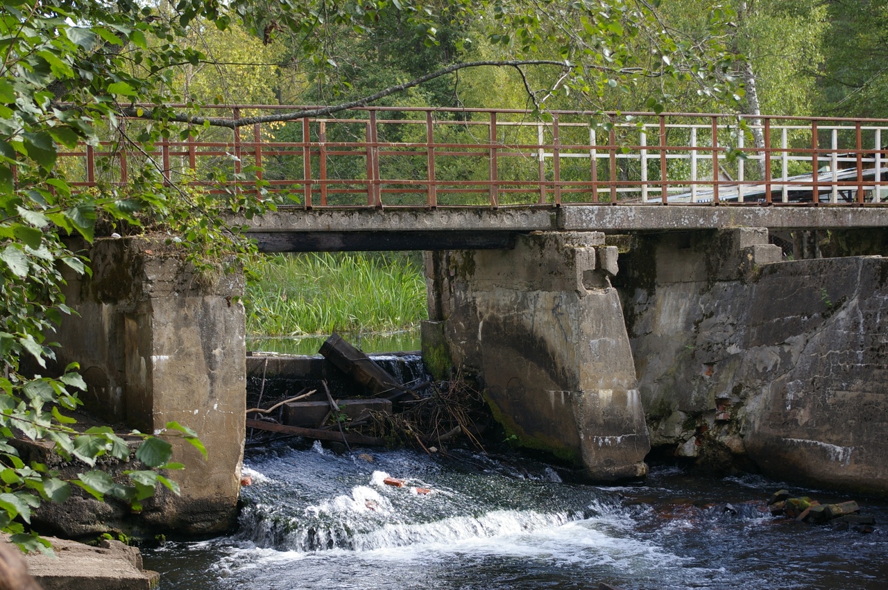 Поход от станции Отрадное. Развалины финской ГЭС на красивой реке Пионерке. 