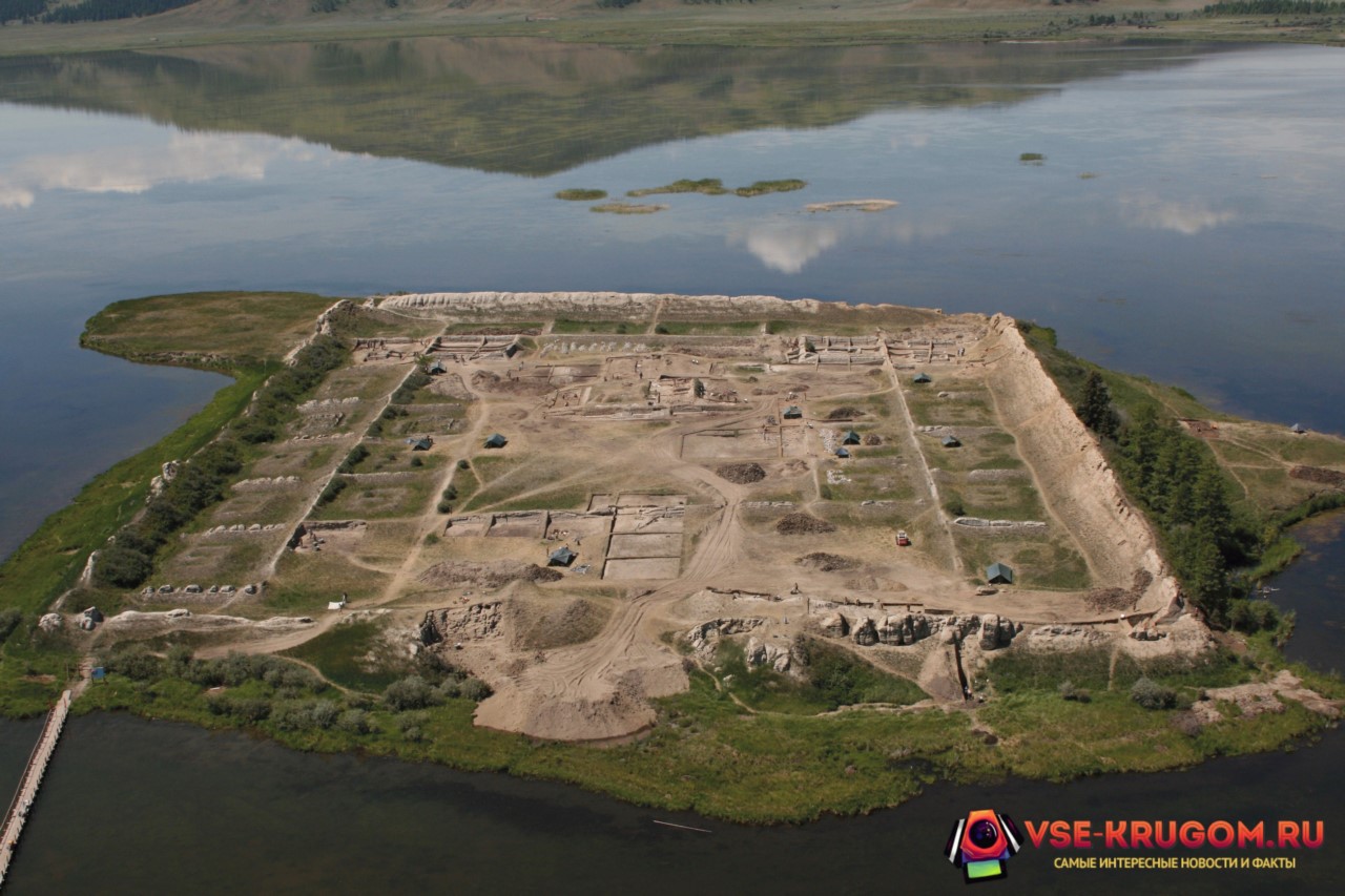 Пор-Бажин: крепость посреди озера 