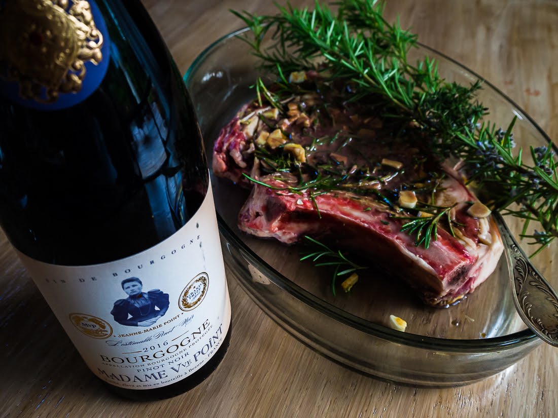 Поработал–поешь. Поел-поработал. Поспал-снова поспи, хуже не будет. Поработал–поешь. Поел-поработал. Поспал-снова поспи, хуже не будет.