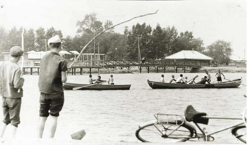 Поселок Благовещенка. Парк и озеро Поселок Благовещенка. Парк и озеро